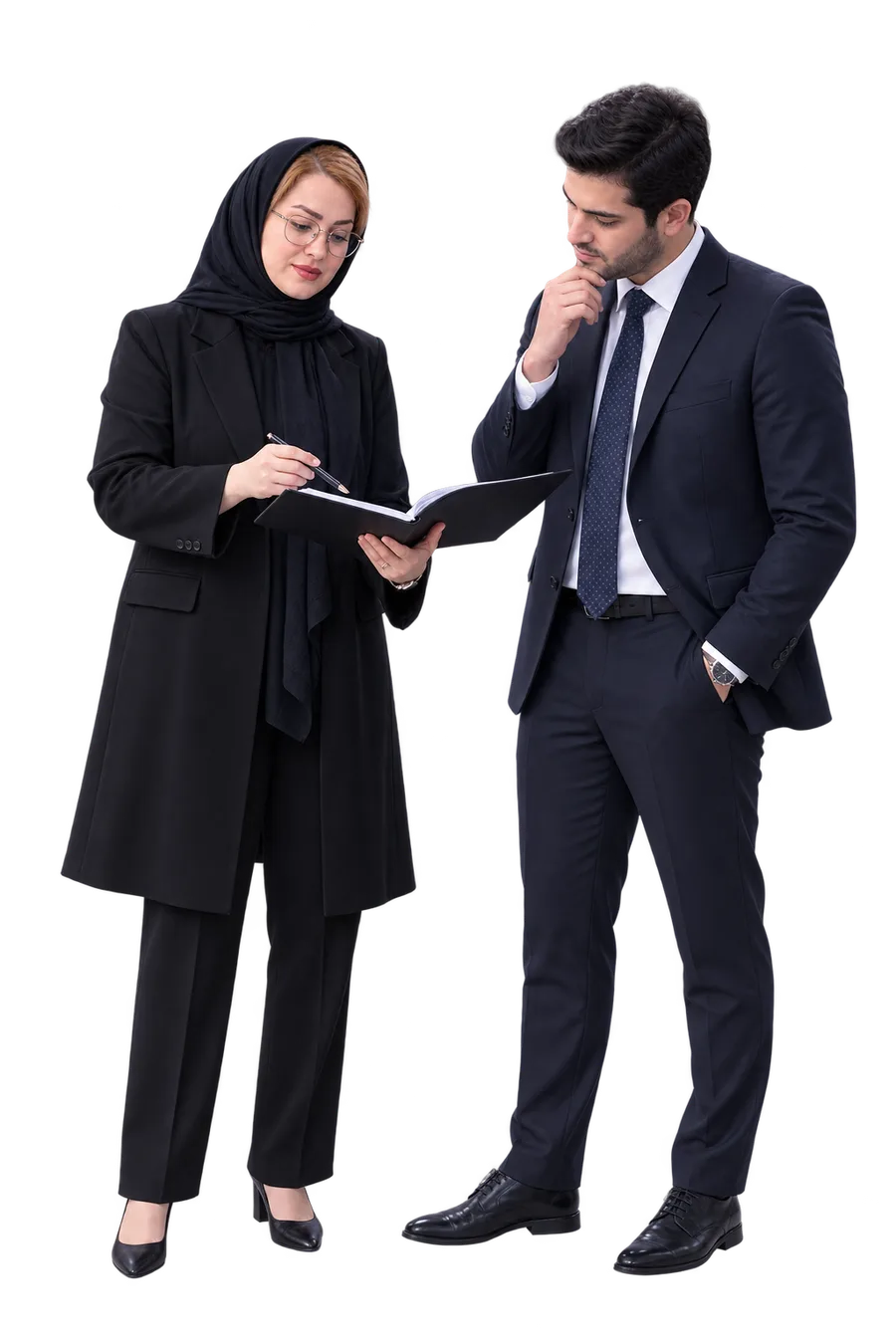 مشاوره وکلای گروه حقوقی حقنوا در حال بررسی پرونده